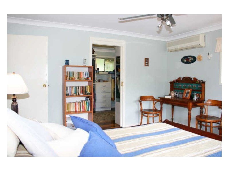 1 Cassandra Street, Chapel Hill QLD 4069