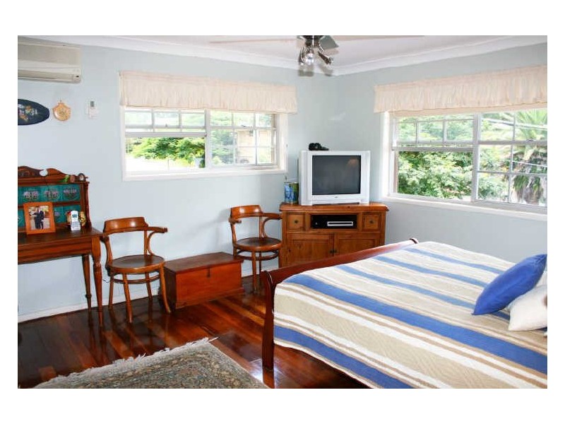 1 Cassandra Street, Chapel Hill QLD 4069