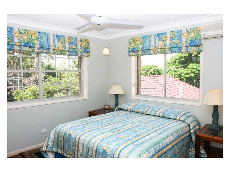 1 Cassandra Street, Chapel Hill QLD 4069