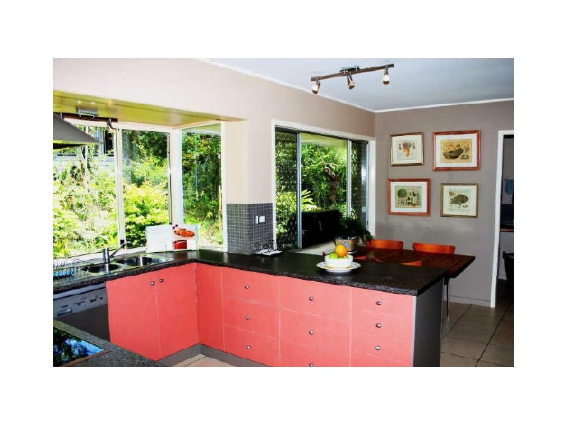 7 Jedburgh Street, Kenmore QLD 4069