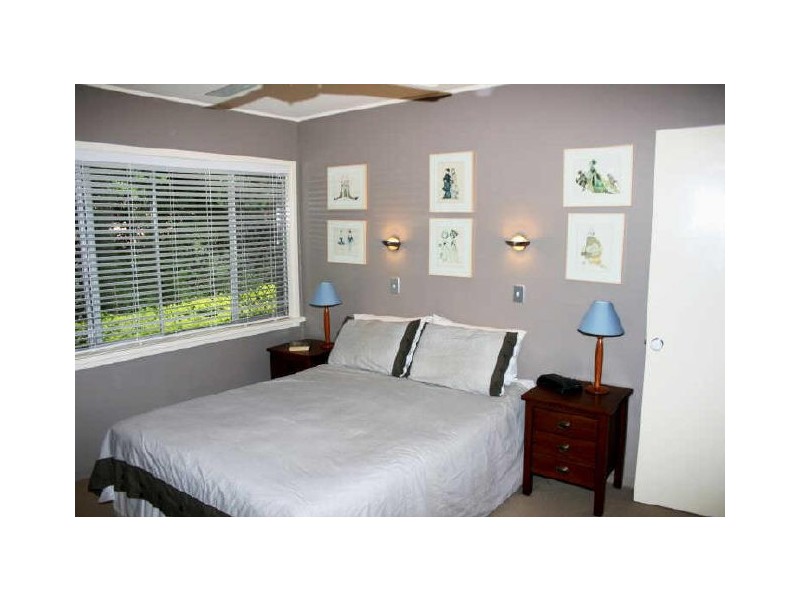 7 Jedburgh Street, Kenmore QLD 4069