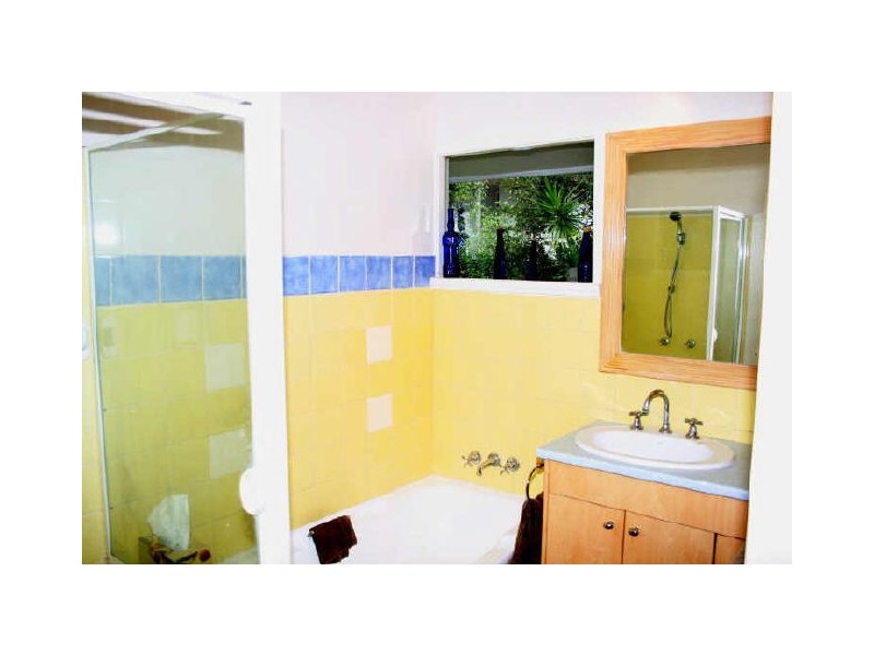 7 Jedburgh Street, Kenmore QLD 4069