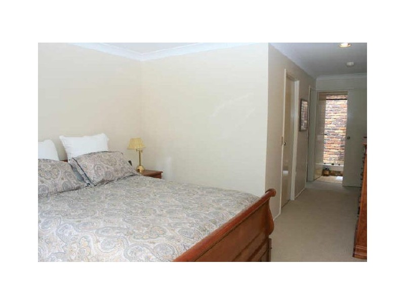 23 Ringway Place, Chapel Hill QLD 4069