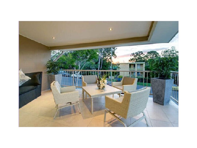 2 and 5/76 Durham Street, St Lucia QLD 4067