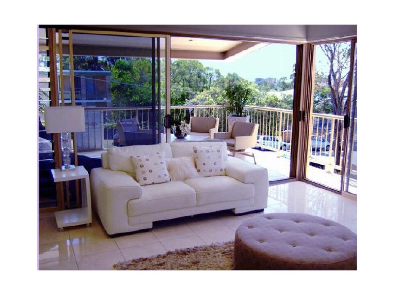 2 and 5/76 Durham Street, St Lucia QLD 4067