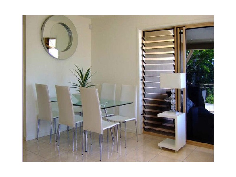 2 and 5/76 Durham Street, St Lucia QLD 4067