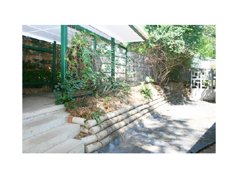 5 Fairholme Street, Kenmore QLD 4069