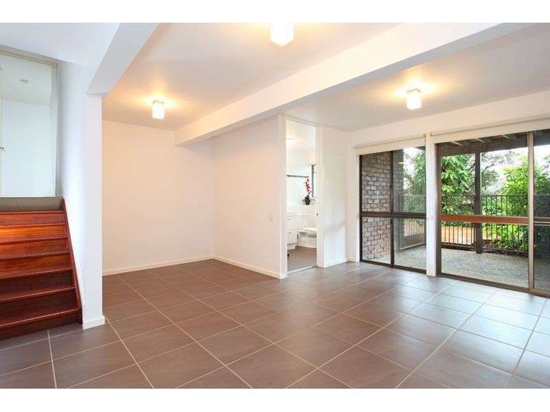 27 Fairweather Street, Kenmore QLD 4069