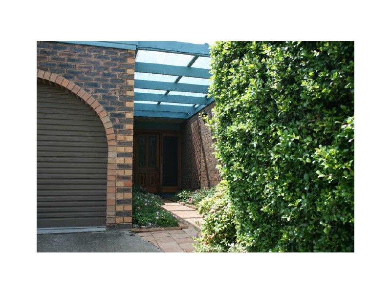 6 Kiandra Street, Chapel Hill QLD 4069
