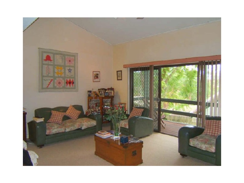 40 Chapel Hill Road, Chapel Hill QLD 4069