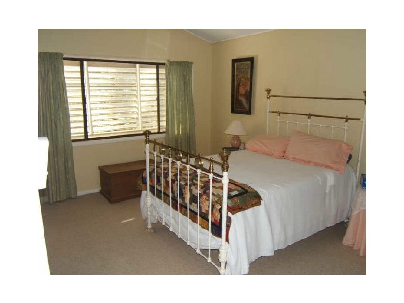 40 Chapel Hill Road, Chapel Hill QLD 4069
