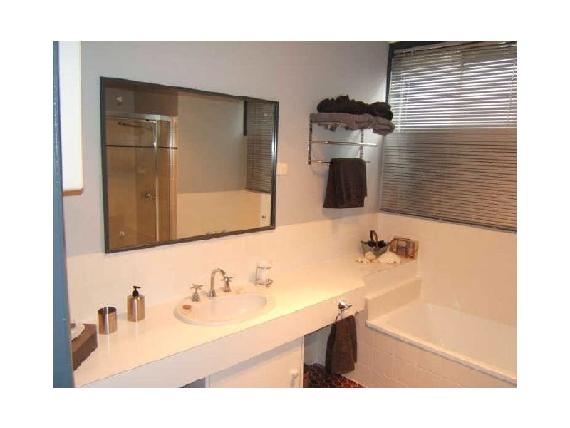 40 Chapel Hill Road, Chapel Hill QLD 4069