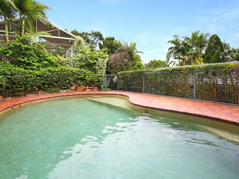 27 Melinda Street, Kenmore QLD 4069