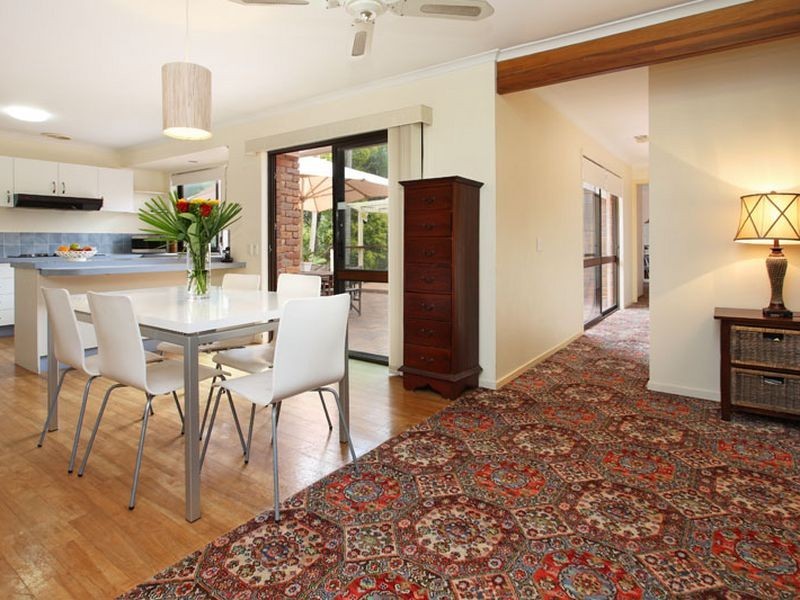 27 Melinda Street, Kenmore QLD 4069