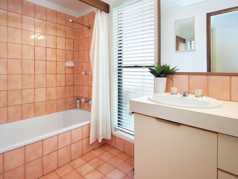 27 Melinda Street, Kenmore QLD 4069