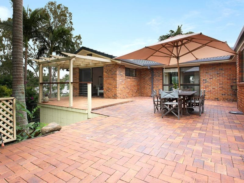27 Melinda Street, Kenmore QLD 4069