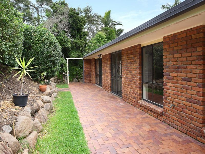 27 Melinda Street, Kenmore QLD 4069