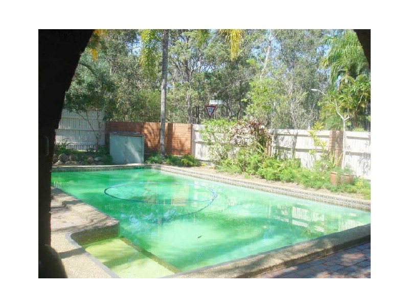 1 Marmindie Street, Chapel Hill QLD 4069
