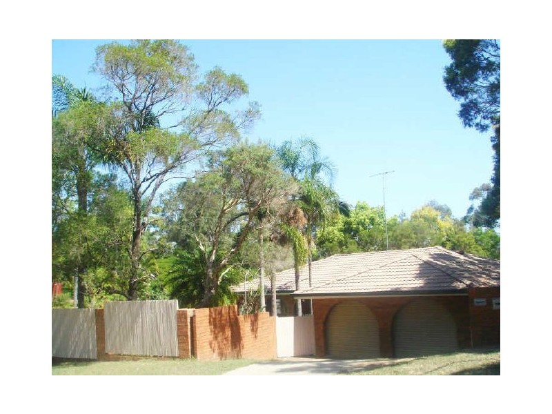 1 Marmindie Street, Chapel Hill QLD 4069
