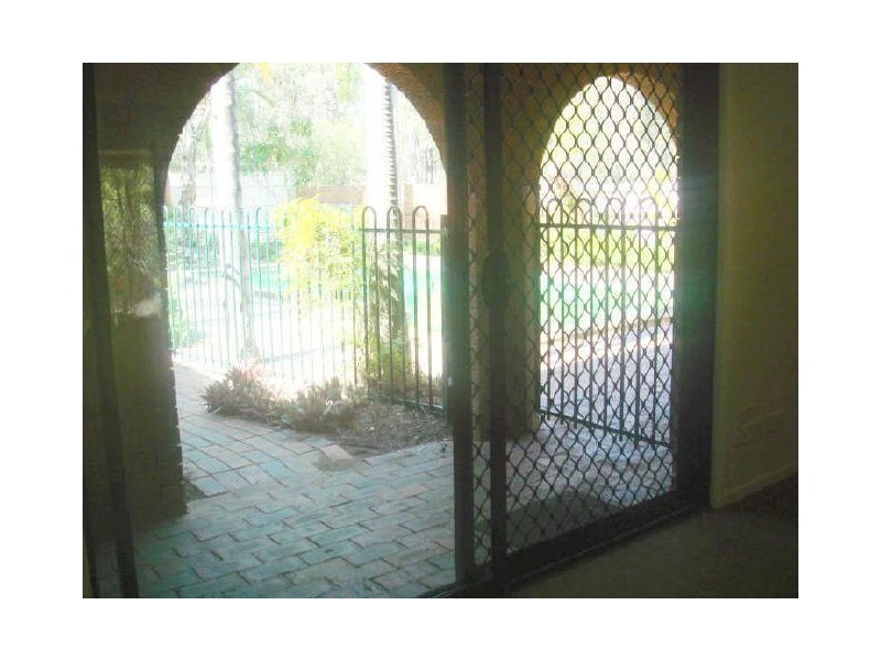 1 Marmindie Street, Chapel Hill QLD 4069