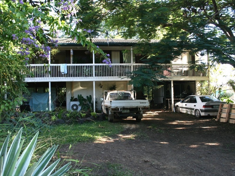 4 Lanark Street, Kenmore QLD 4069