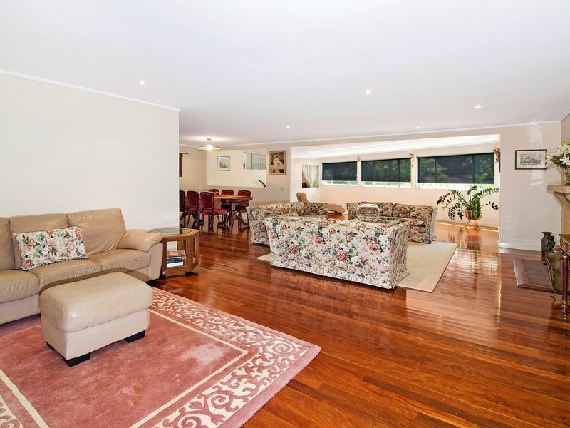 8 Bejimba Street, Kenmore QLD 4069