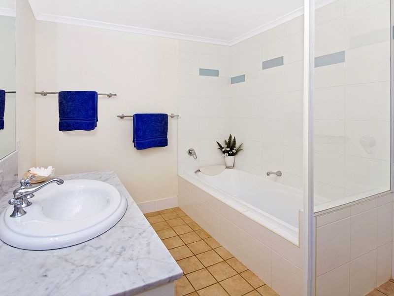 8 Bejimba Street, Kenmore QLD 4069