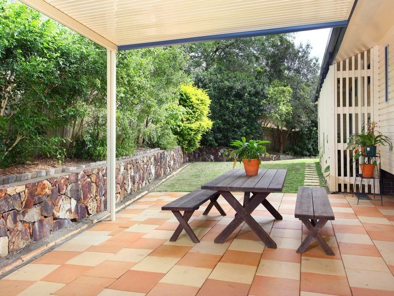 8 Bejimba Street, Kenmore QLD 4069