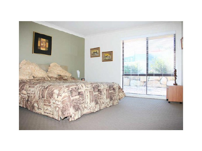 8 Eucalypt Place, Anstead QLD 4070