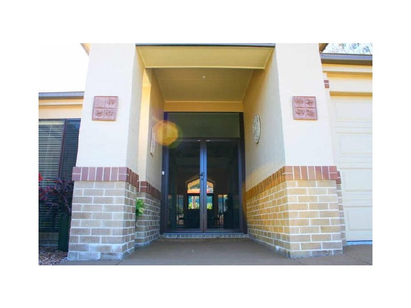 8 Eucalypt Place, Anstead QLD 4070