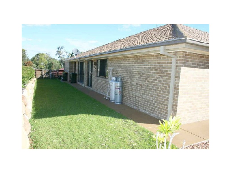 8 Eucalypt Place, Anstead QLD 4070
