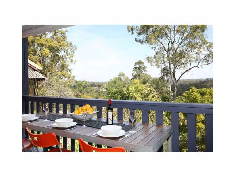 34 Pentlay Street, Kenmore QLD 4069