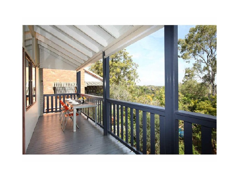 34 Pentlay Street, Kenmore QLD 4069