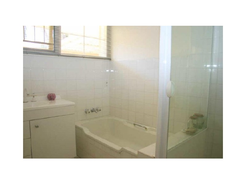 122 Kenmore Road, Kenmore QLD 4069