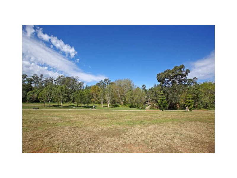 71 Kensington Cicuit, Brookfield QLD 4069