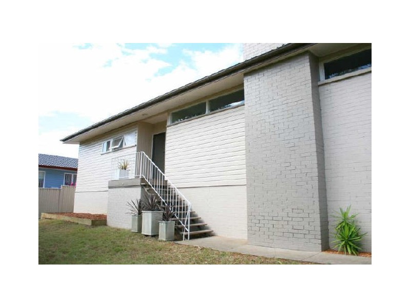 5 Lowanna St, Kenmore QLD 4069