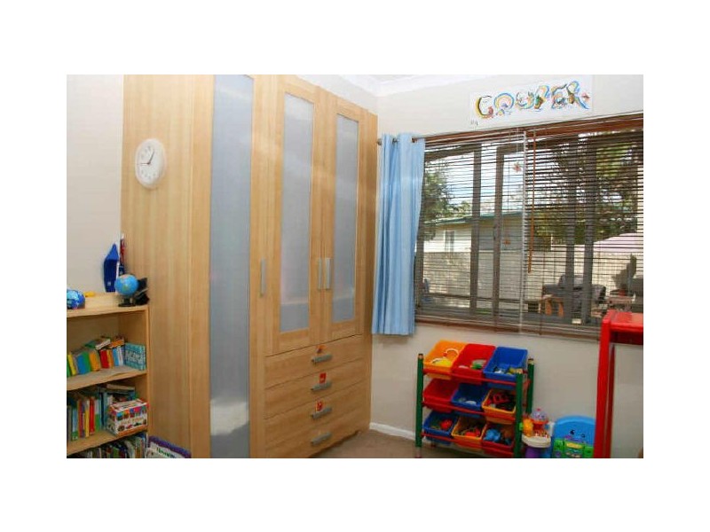 5 Lowanna St, Kenmore QLD 4069