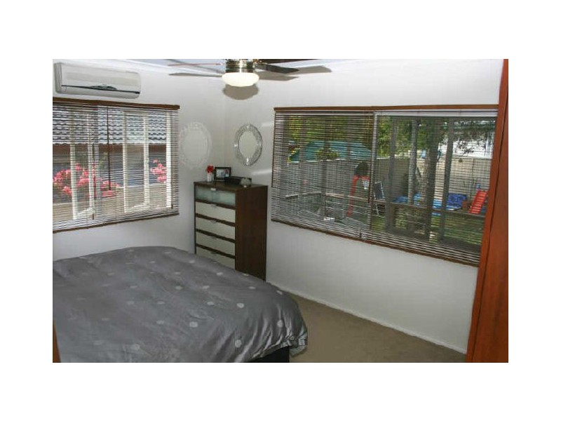 5 Lowanna St, Kenmore QLD 4069