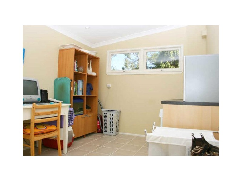 5 Lowanna St, Kenmore QLD 4069