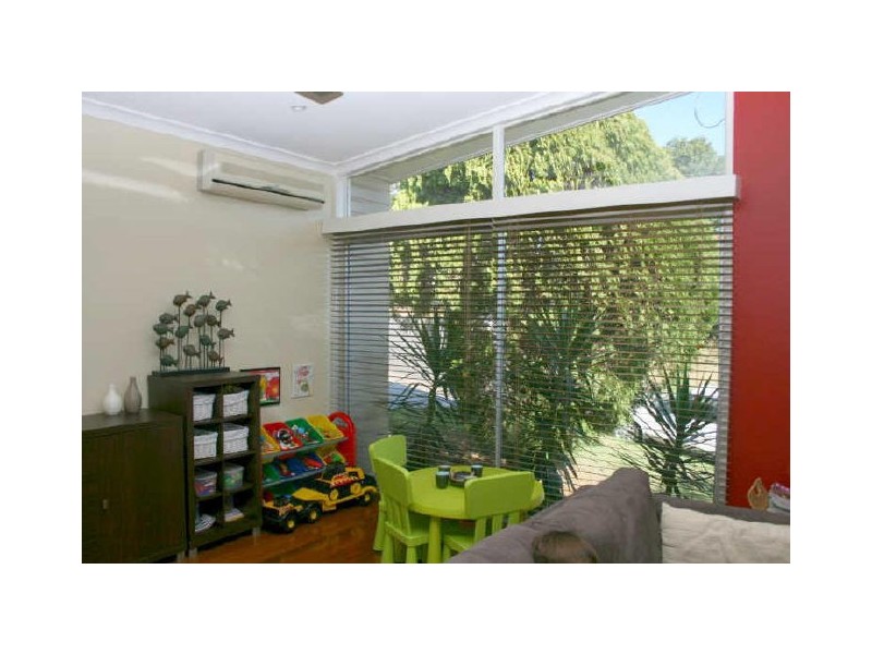 5 Lowanna St, Kenmore QLD 4069