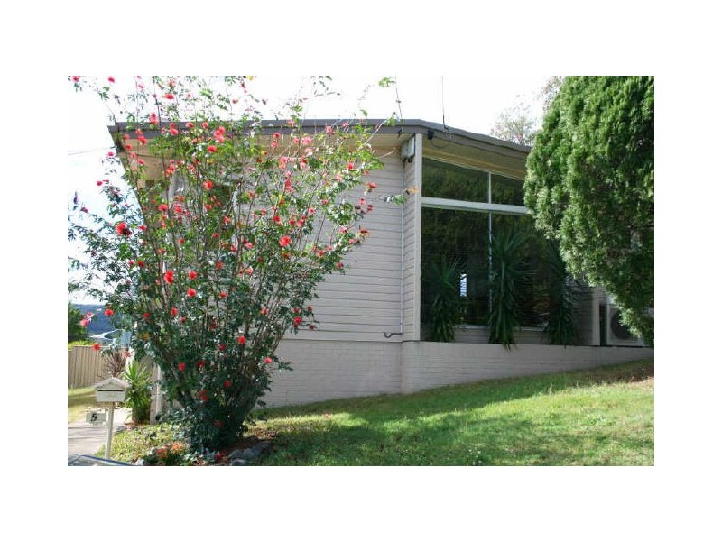 5 Lowanna St, Kenmore QLD 4069