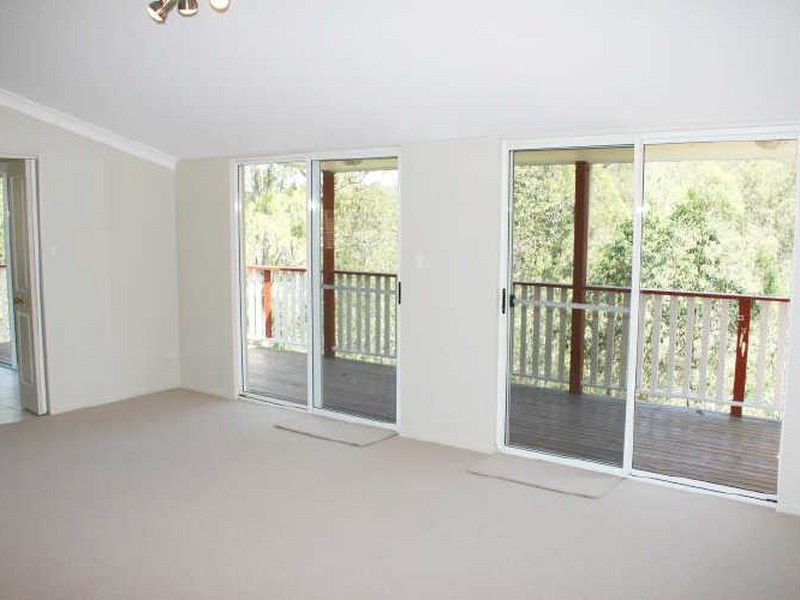 52 Banksia Drive, Mount Crosby QLD 4306