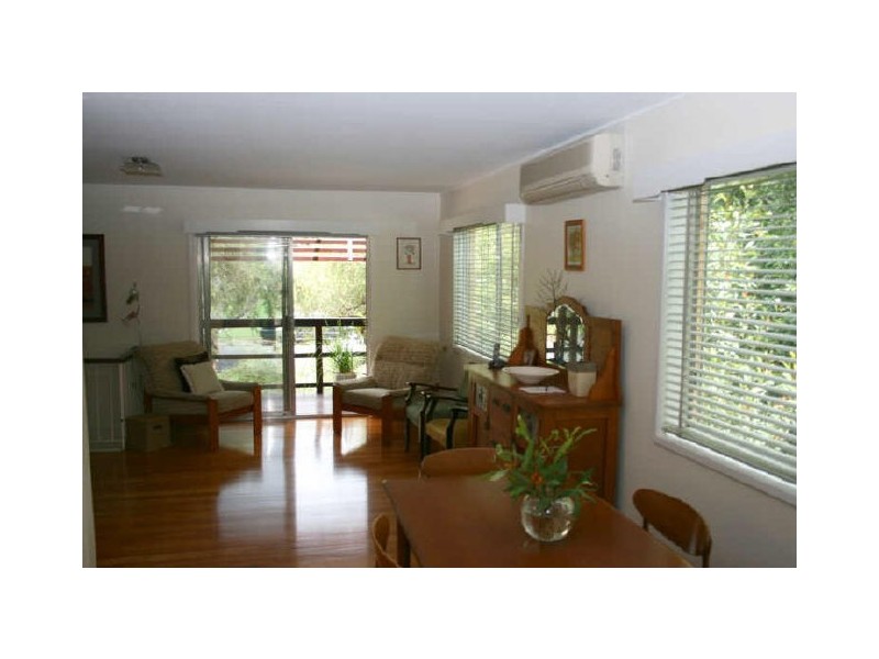 4 Tarbet Street, Kenmore QLD 4069