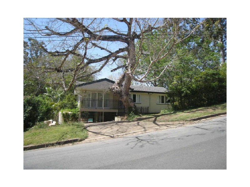 38 Princeton St, Kenmore QLD 4069