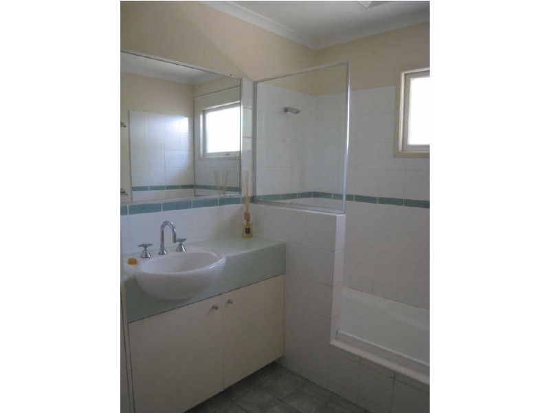 38 Princeton St, Kenmore QLD 4069