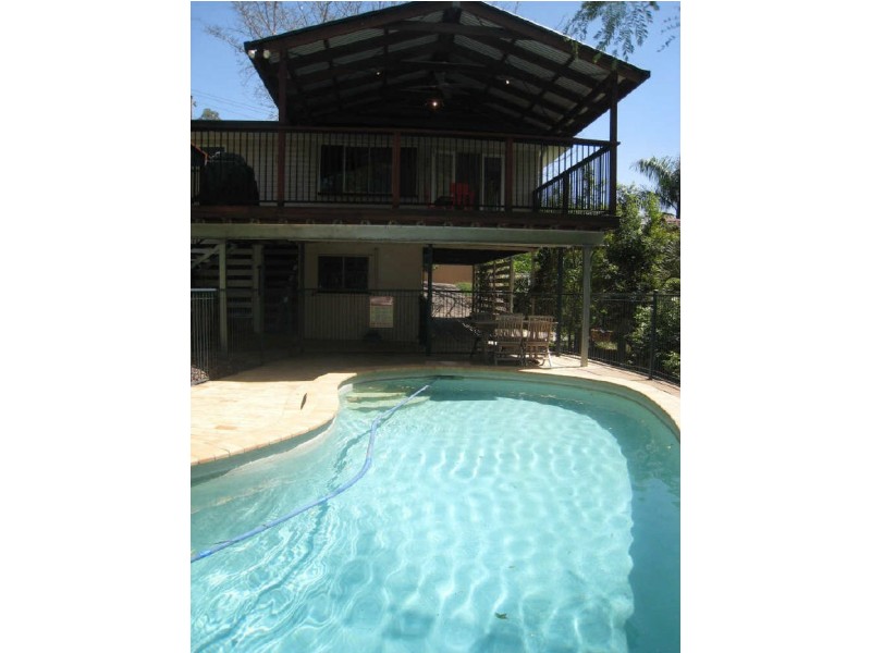 38 Princeton St, Kenmore QLD 4069