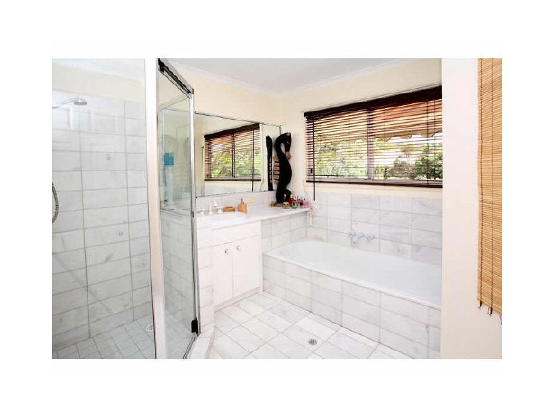 7 Olley Court, Brookfield QLD 4069