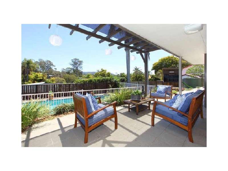 14 Roxburgh St, Kenmore QLD 4069