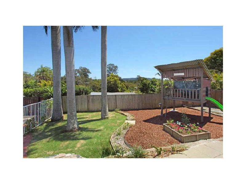 14 Roxburgh St, Kenmore QLD 4069