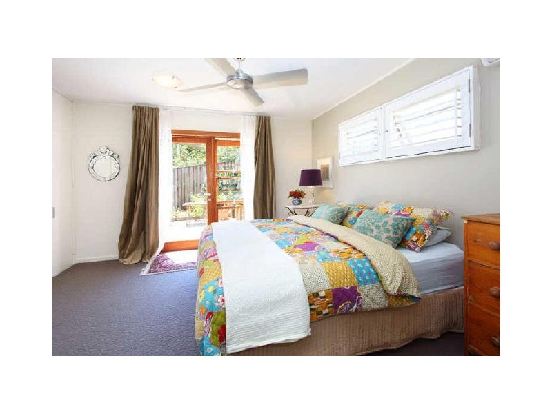 14 Roxburgh St, Kenmore QLD 4069